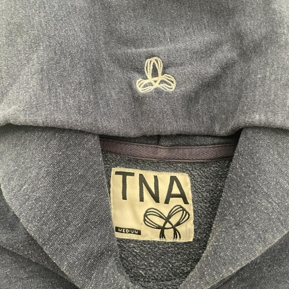 ARITZIA cotton navy blue pullover hoodie with front pocket - Picture 5 of 7